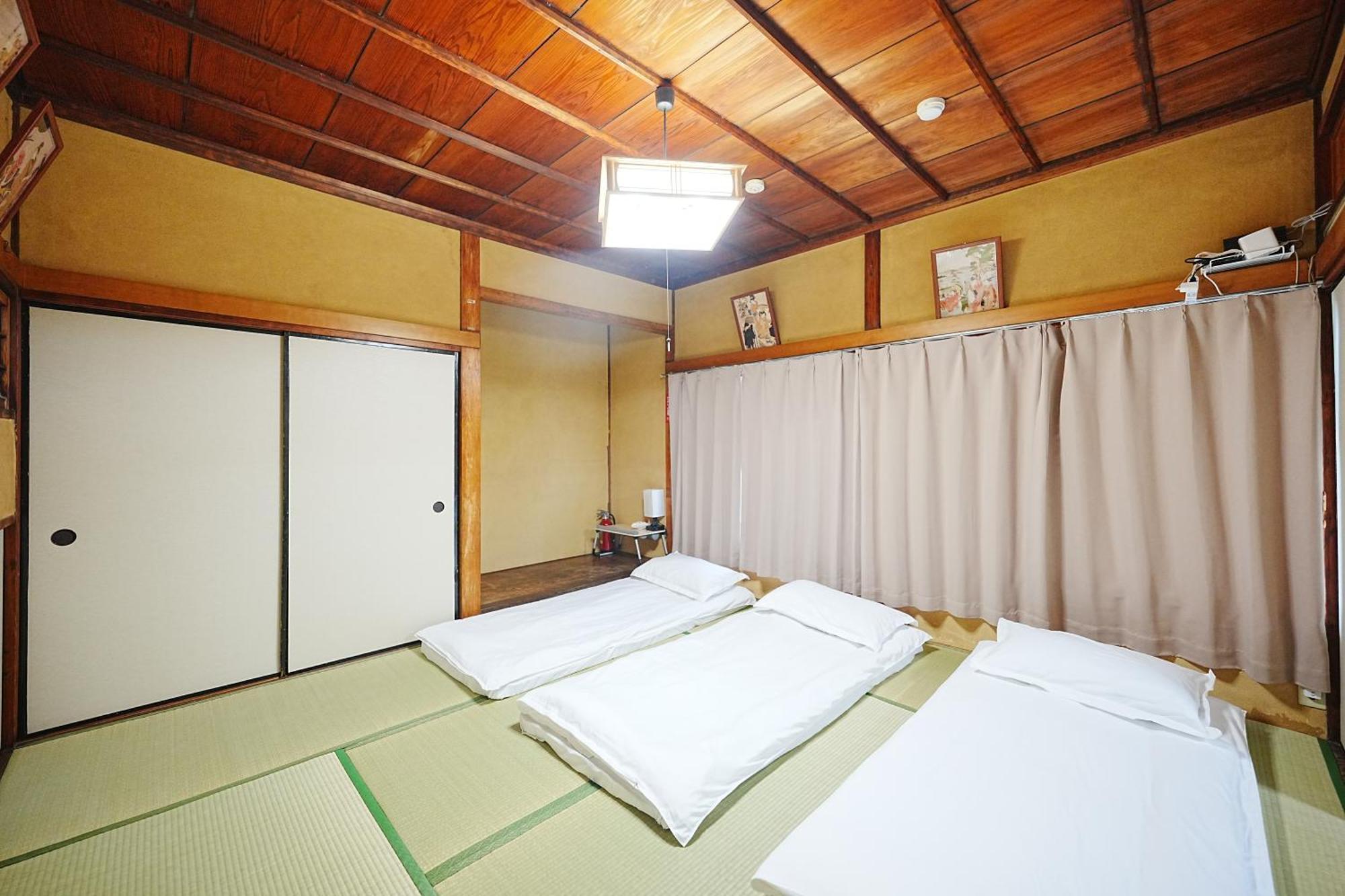 Family Or Business Travel 20 Percent Off丨200 Sqm 丨 14 Min To Shinjuku 丨century-old Japanese Garden 丨3 Parking Spaces丨4 Bedrooms Villa Tokio