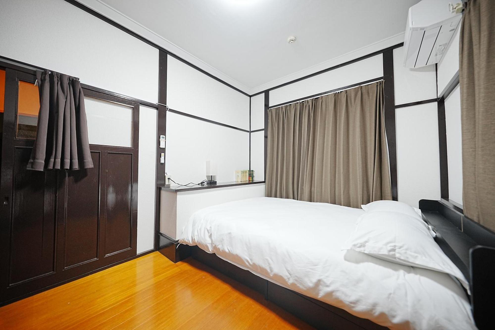 Villa Family Or Business Travel 20 Percent Off丨200 Sqm 丨 14 Min To Shinjuku 丨century-old Japanese Garden 丨3 Parking Spaces丨4 Bedrooms Tokio