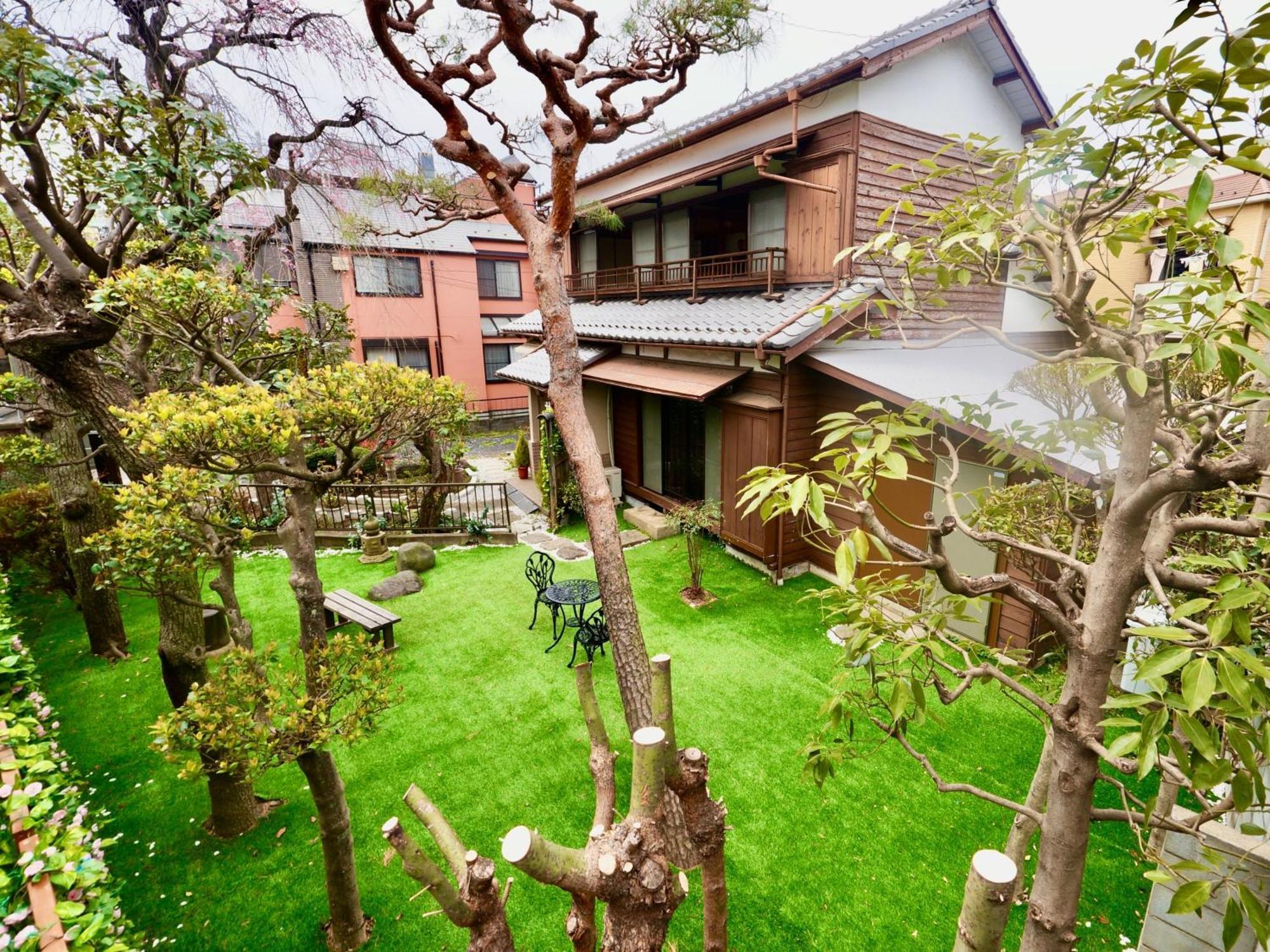 Family Or Business Travel 20 Percent Off丨200 Sqm 丨 14 Min To Shinjuku 丨century-old Japanese Garden 丨3 Parking Spaces丨4 Bedrooms * Tokyo